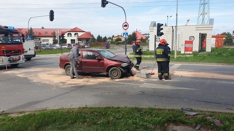 Pojazdy zderzyły się z tak dużą siłą, że jeden z nich...