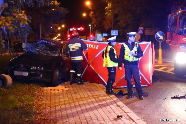 Tragiczny wypadek w Stalowej Woli. Nie żyje kierowca fiata (ZDJĘCIA)