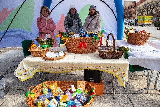 Zbiórka żywności w gminie Krzeszowice. Z pozyskanych produktów pracownicy Gminnego Ośrodka Pomocy Społecznej robią paczki dla ubogich mieszkańców