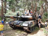 Piknik militarny w Mniszewie. Leopard II, wystawa umundurowania i mnóstwo atrakcji. Zobacz zdjęcia