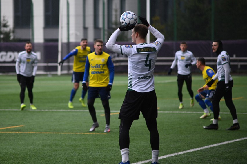 Zwycięski sparing Arki Gdynia. Olimpia Grudziądz pokonana przez żółto-niebieskich na Narodowym Stadionie Rugby