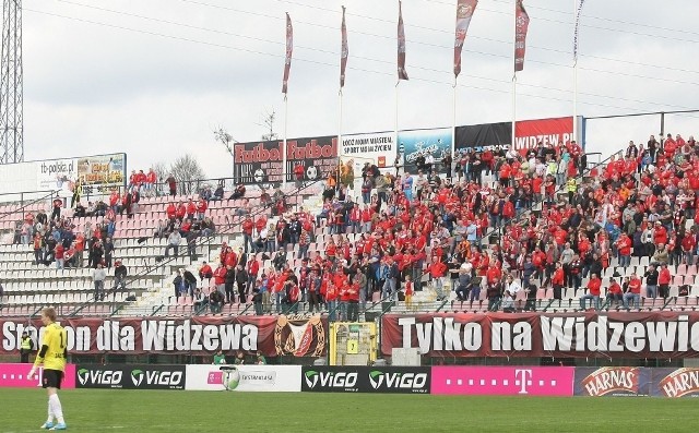 Kibice Widzewa mają nadzieję, że ich klub dostanie szansę wyjścia na prostą