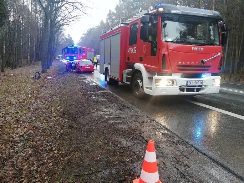 Dębica: Wypadek na drodze krajowej nr 6. Zderzyły się dwa samochody [ZDJĘCIA]