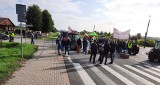 Protest rolników w regionie radomskim. Zablokowana droga numer 50 i protest przed zakładem firmy Doehler