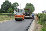 Leśna w Brzezinach wreszcie z asfaltem! Zakończono modernizację gruntowej ulicy