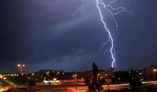 Burza nad Opolem. Zdjęcie internauty ułana.