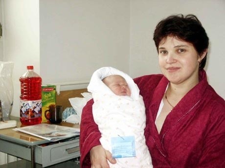 Emilka Romaniuk urodziła się jako pierwsze dziecko w Bielsku w 2004 roku. Ona i jej mama czują się doskonale. 