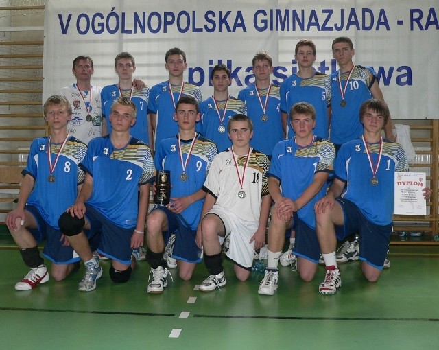 Siatkarze Publicznego Gimnazjum nr 22 w Radomiu wywalczyli srebrny medal ogólnopolskiej gimnazjady w piłce siatkowej chłopców.