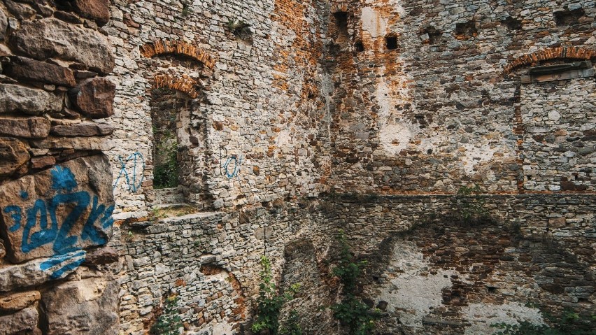 Tajemnice naszych zamków - Podzamcze Piekoszowskie [ZDJĘCIA WIDEO]