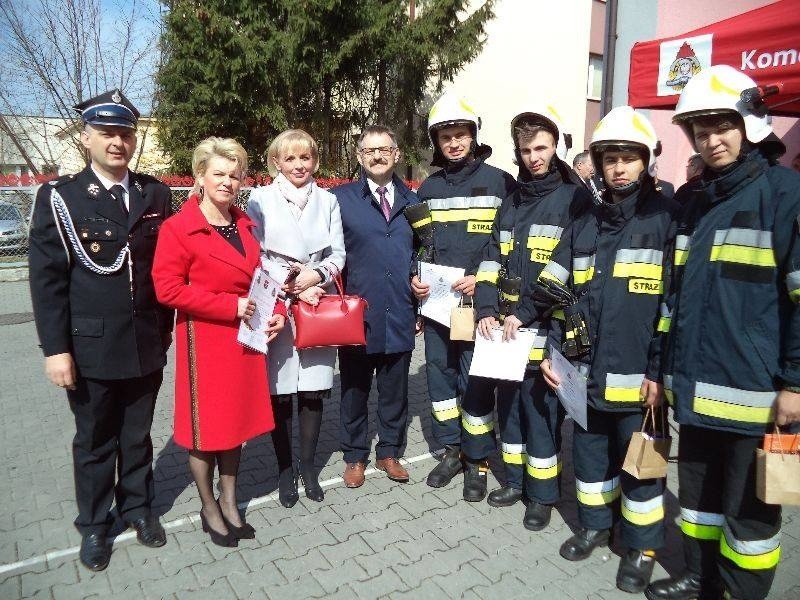 W Lipsku zakończył się kurs dla strażaków - ratowników z jednostek OSP powiatu lipskiego. W uroczystym podsumowaniu wzięło udział 150 osób
