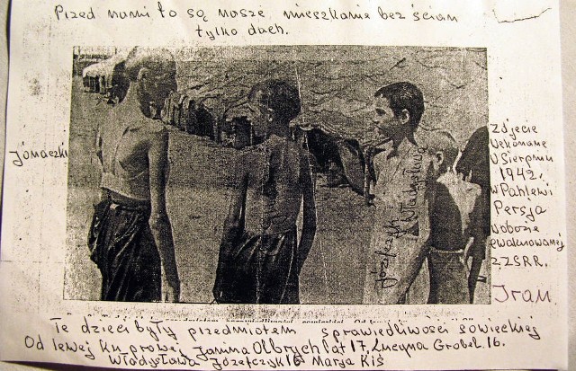 Kopia fotografii z Pahlevi z 1942 r., z odręcznymi dopiskami Lucyny Zaremby z domu Grobel