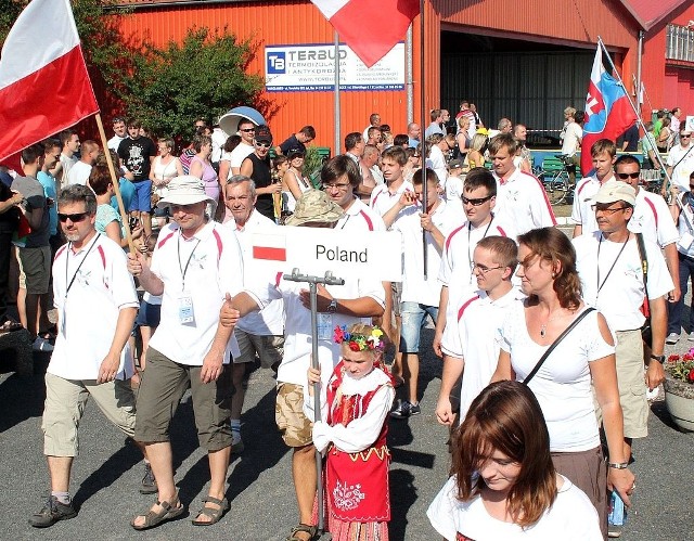 Reprezentacja Polski podczas przemarszu w Kruszynie