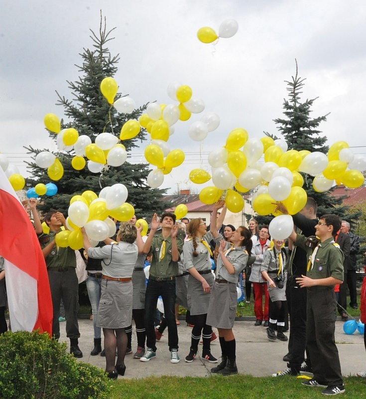 Radosna uroczystość w Radoszycach. Pozdrowienie do świętych Papieży poszybowało do nieba z balonami