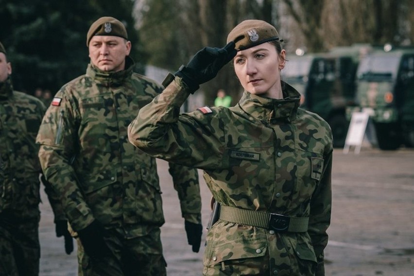 Piękniejsza strona naszej armii. Te panie służą w Wojskach Obrony Terytorialnej [ZDJĘCIA] 