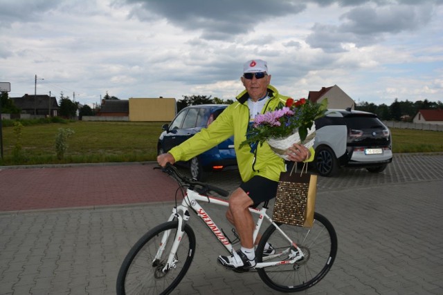 Były znany kolarz, a obecnie ceniony trener Jan Baćkowski obchodził 70. urodziny. Były życzenia od podopiecznych.