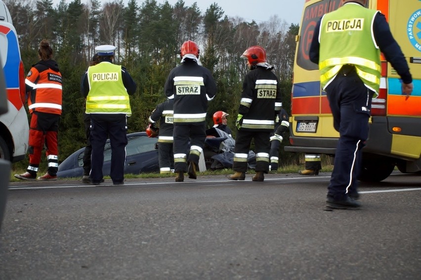 Poważny wypadek w Bydlinie. Cztery osoby w szpitalu (wideo, zdjęcia)