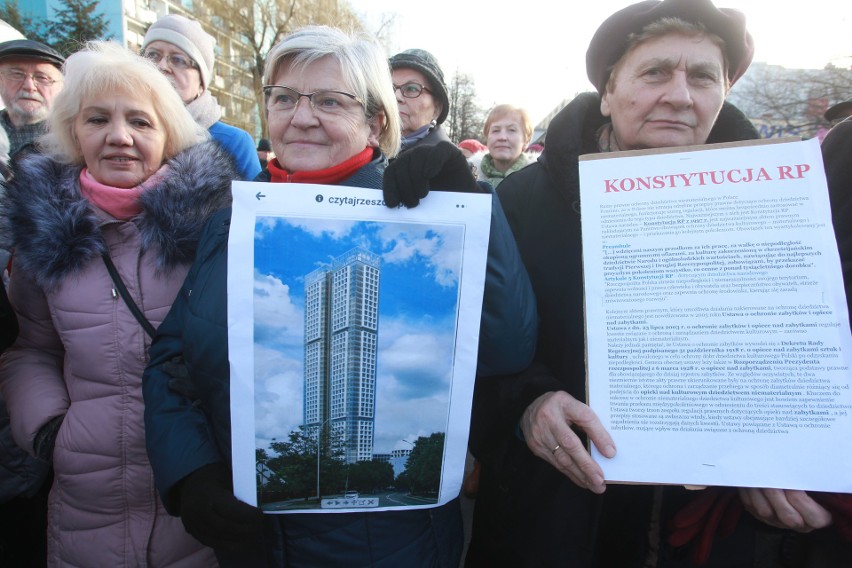 Mieszkańcy Nowego Miasta protestują przeciw budowie 180 - metrowego wieżowca. Mówimy: "Nie dla asfaltu, betonu i smogu"