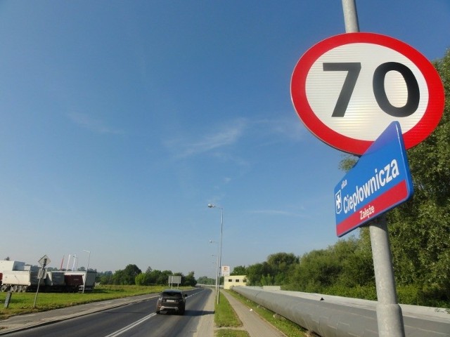 Nowy limit obowiązuje na odcinku od ul. Rzecha, do mostu Załęskiego.
