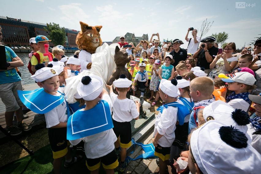 Pomnik legendarnego kota żeglarza Umbriagi stanął w Alei Żeglarzy w Szczecinie [ZDJĘCIA, WIDEO]