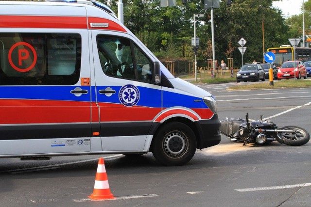Policjanci pod nadzorem prokuratury wyjaśniają okoliczności tragicznego wypadku, do którego doszło popołudniu w powiecie żnińskim.