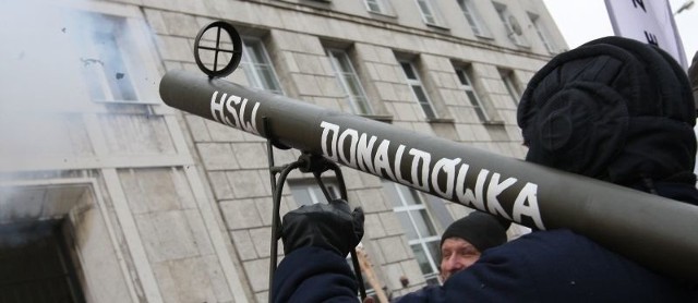 "Donaldówka&#8221; używana podczas lutowego protestu w Hucie Stalowa Wola.