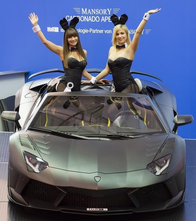 Piękne hostessy na targach Essen Motor Show 2014 - zdjęcia...