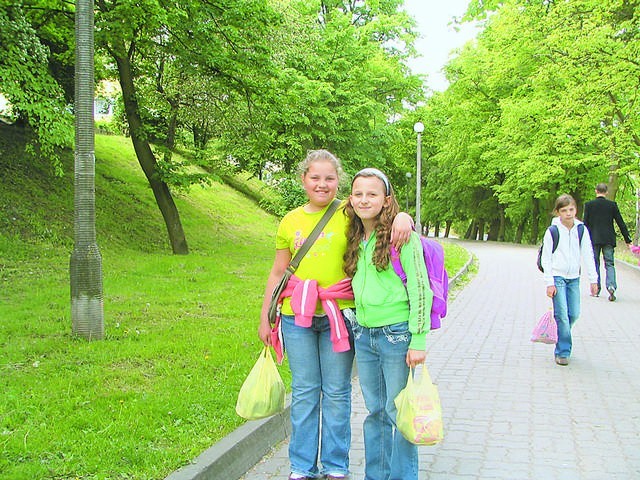 Paulina Wojtalik (z prawej) z przyjaciółką Klaudią...