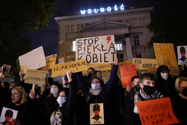 Po ogłoszeniu wyroku TK w sprawie aborcji eugenicznej w całej Polsce odbywają się protesty.