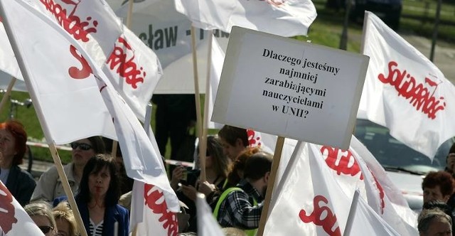 Dziś ZNP wręczy wojewodom petycje dotyczące reformy edukacji - jej założeń i sposobu wprowadzania