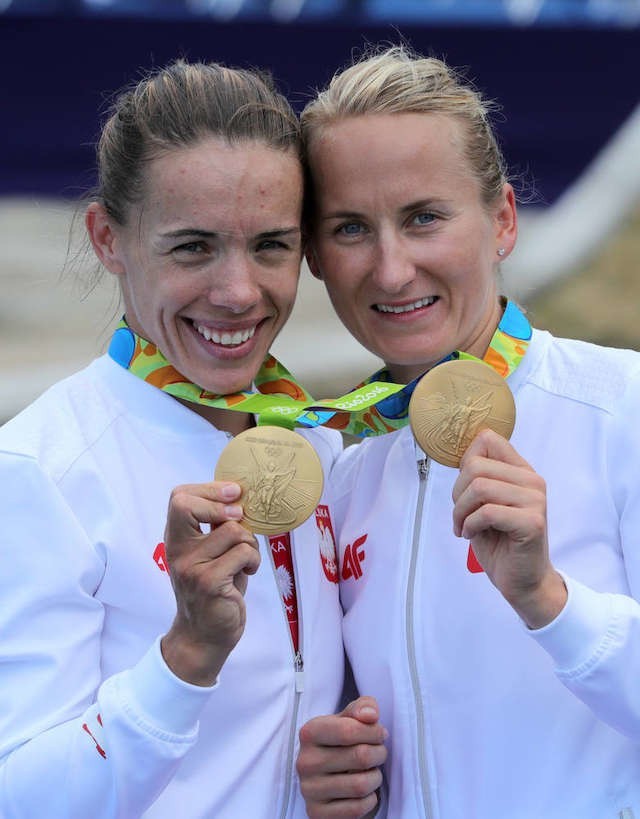 Wychowanka Wisły Grudziądz Magdalena Fularczyk-Kozłowska (z lewej) w Rio de Janeiro zdobyła złoto