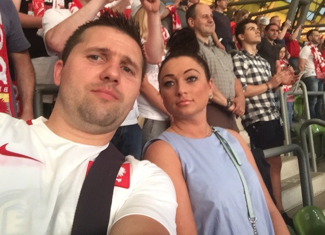 Marcin Wróbel z żoną Jolą na stadionie w Gdańsku przed meczem Polska - Holandia