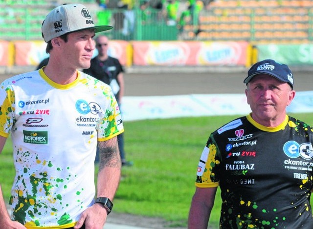 Jason Doyle i Marek Cieślak. Jeszcze niedawno gwiazda i trener Ekantor.pl Falubazu Zielona Góra. Teraz żadnego z nich nie ma w klubie.Zobacz też: Prezentacja modelu rzeźby Andrzeja Huszczy w Zielonej Górze