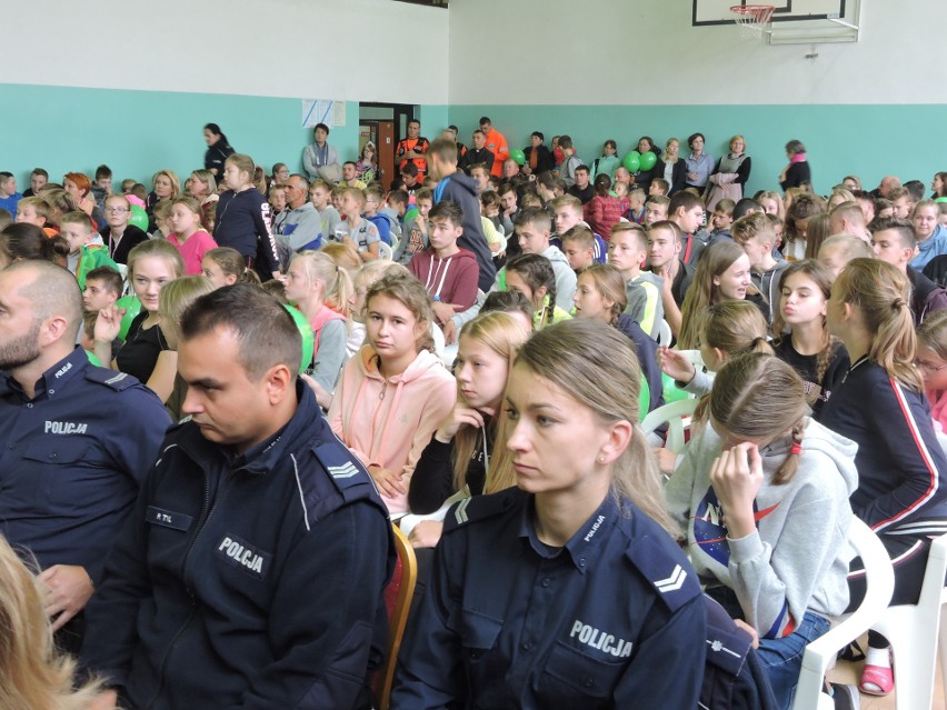 Stary Lubotyń. Kampania antynarkotykowa w szkole [ZDJĘCIA, WIDEO]