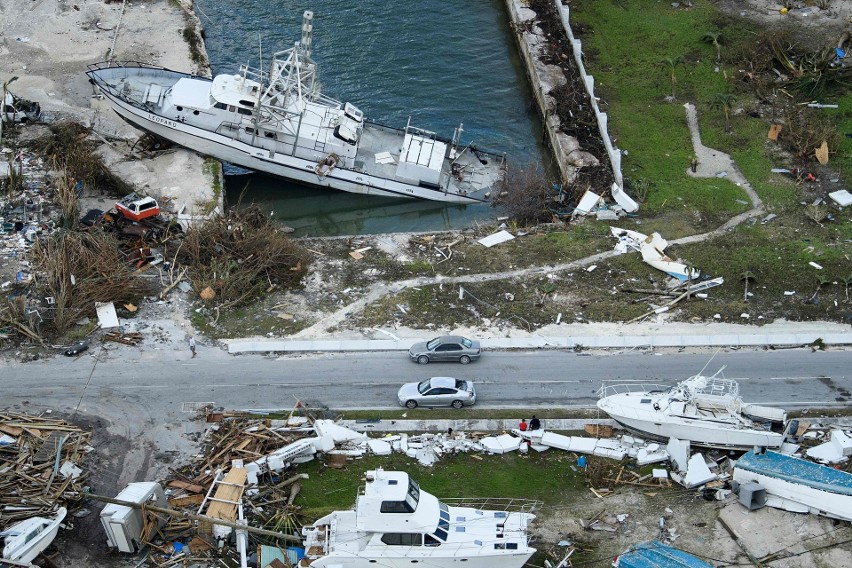 Bahamy: Huragan Dorian pozostawił po sobie ruiny miast [ZDJĘCIA] [WIDEO] Potężne zniszczenia, setki zabitych. Bezdomnych co najmniej 70 tys.