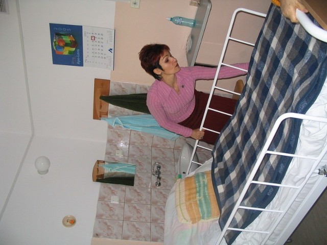 Wolne łóżka w zakładzie przy ulicy Dekutowskiego w Tarnobrzegu do rzadkość. Dlatego Barbara Zych wyszła z nową formą pomocy do osób potrzebujących opieki. Przeszkolony personel medyczny odwiedza chorych w domu.