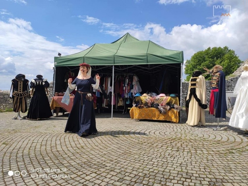 Pokaz mody, prelekcja na temat „historii ubioru” oraz...