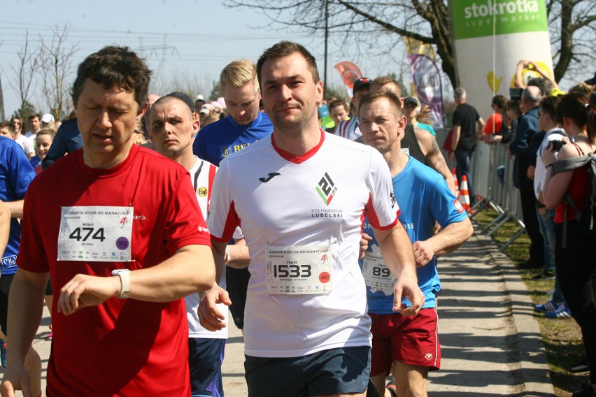 Biegli w niedzielę nad Zalewem Zemborzyckiem. To ostatni bieg z cyklu "Cztery Dychy do Maratonu" [DUŻO ZDJĘĆ]