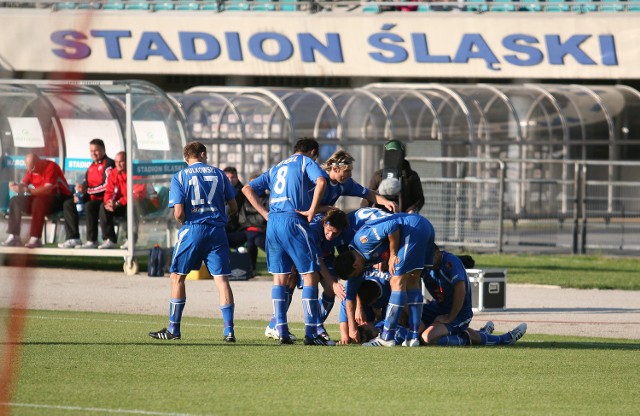 Stadiony w naszym regionie służyły w przeszłości różnym klubom, nie tylko ze ŚląskaRuch Chorzów grał na Stadionie Śląskim w  sezonie 2008/09