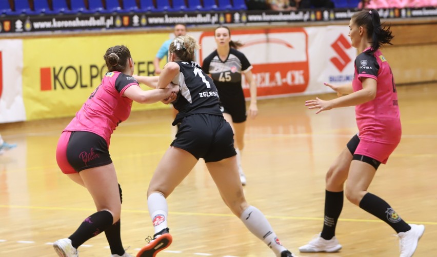 1. liga piłkarek ręcznych. Druga wygrana Suzuki Korony Handball Kielce. Debiuty Islandki i 14-latki