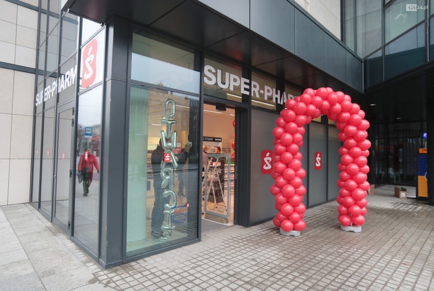 Super-Pharm w Szczecinie. Tłumy na otwarciu pierwszego sklepu w Posejdonie [ZDJĘCIA]
