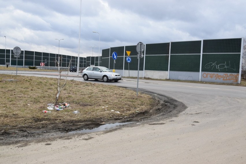 Zjazd z autostrady kończy się teraz w Ostrowie. Aby jechać...