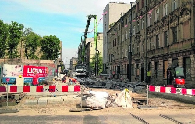 Roboty opóźnią się o kilka tygodni, gdyż przy ul. Nawrot odkryto kanał wybudowany w 1925 roku.