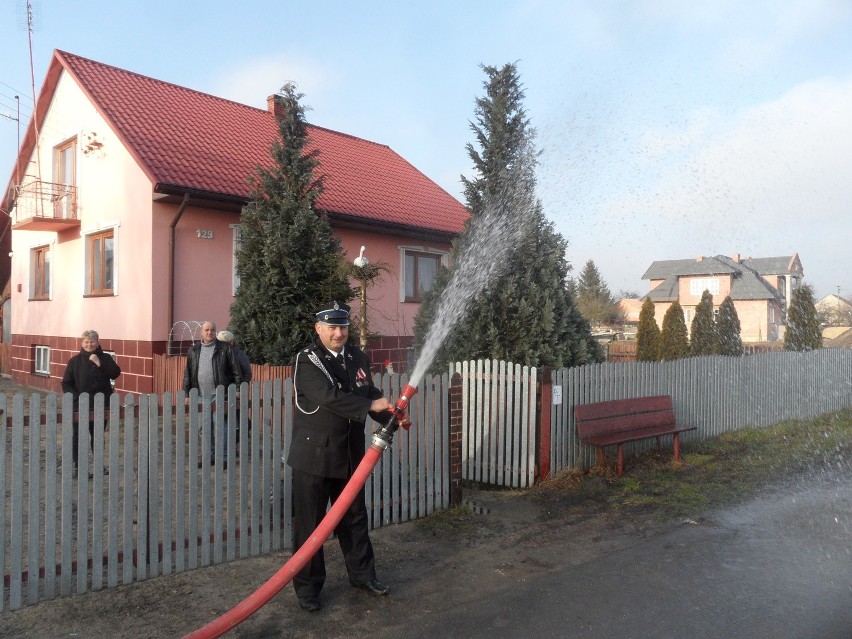 W Kuźnicy Grodziskiej woda  wreszcie płynie