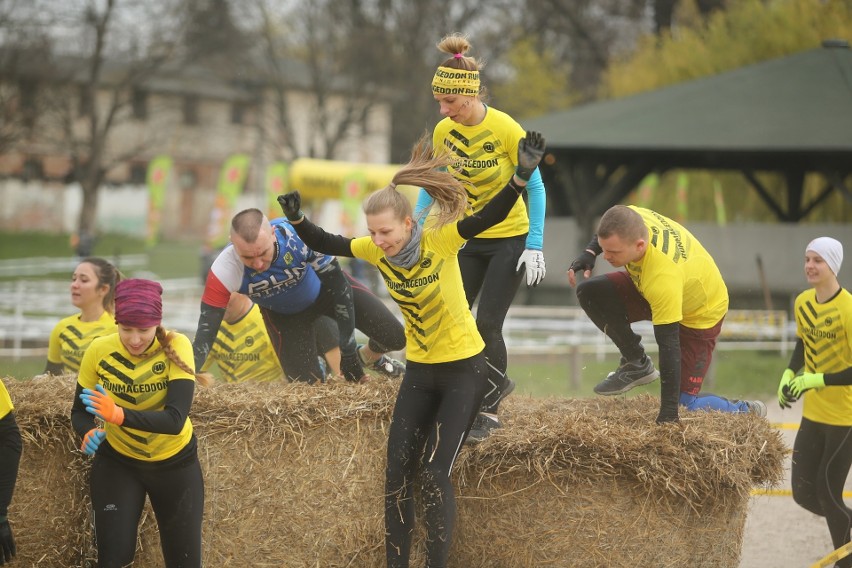 Runmageddon na Partynicach. Pierwszy dzień zmagań [GALERIA ZDJĘĆ]