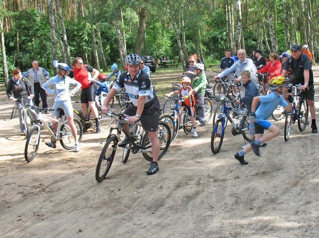 Jazda na rowerze staje się coraz bardziej popularna wśród mieszkańców Polkowic.