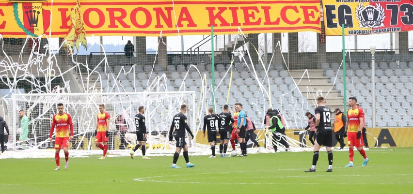 Fortuna 1 liga. Korona Kielce wygrała z Zagłębiem Sosnowiec 2:1, gole strzelili Jewgienij Szykawka i Filipe Oliveira. Zobacz zdjęcia