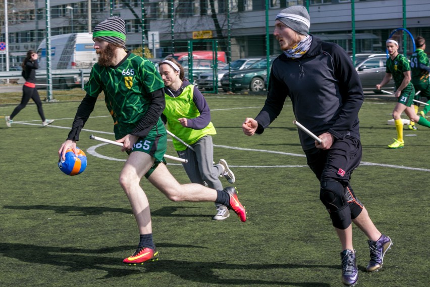 Kraków Dragons. Grają w mugolskiego quidditcha [ZDJĘCIA]