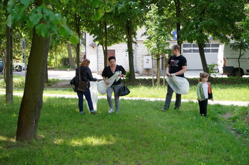 Lublin: Sąsiedzi sami posprzątali swoją dzielnicę. Na Sławinie jest czyściutko. Zobacz zdjęcia 