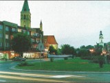 Tak wyglądało Olesno w latach 90. Było kino Znicz, stary szpital oraz hotel z night clubem [ZDJĘCIA]