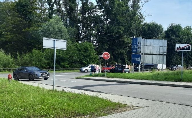 14.08.2021. Wypadek na DK52 w Kalwarii Zebrzydowskiej